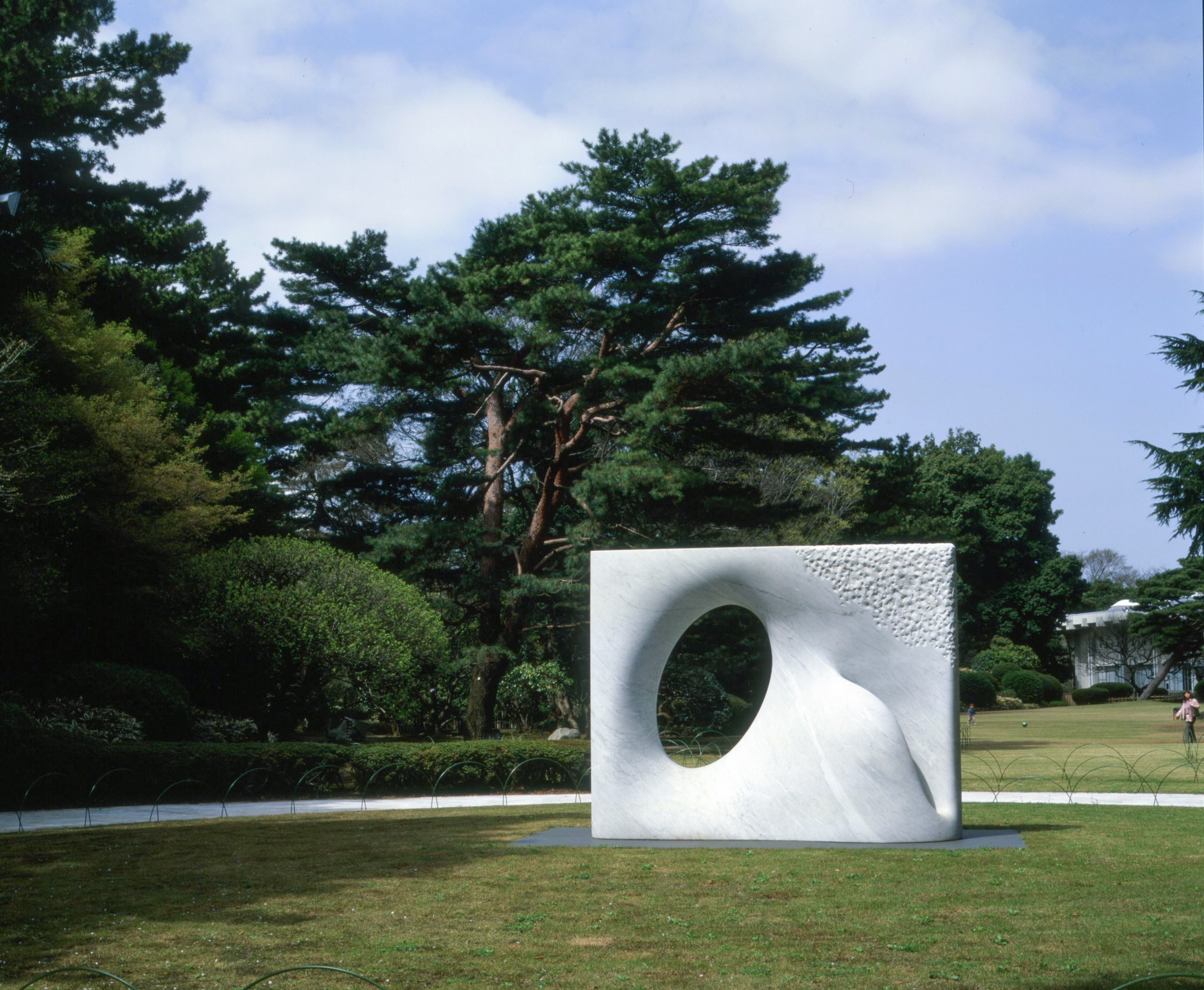 The sculpture of KAN YASUDA 安田侃 - 古本買取販売 ハモニカ古